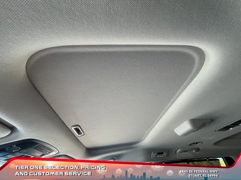 Used 2025 Kia Carnival SX image 37