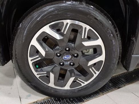 Certified 2025 Subaru Forester Premium image 19