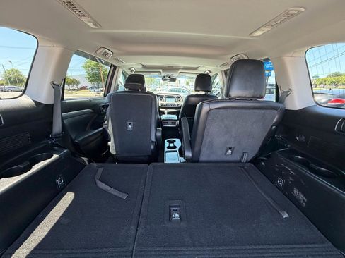 Used 2017 Toyota Highlander Limited AWD/4WD image 36
