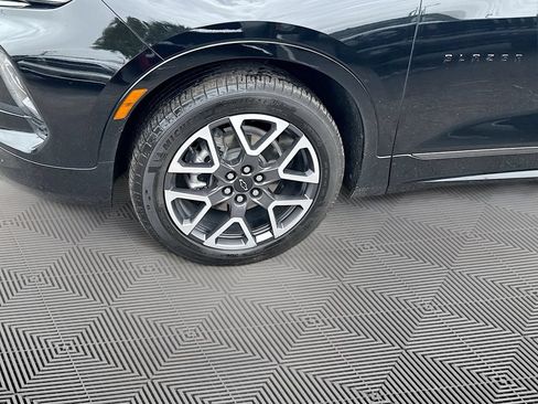 Used 2025 Chevrolet Blazer RS w/ Driver Confidence II Package FWD image 35