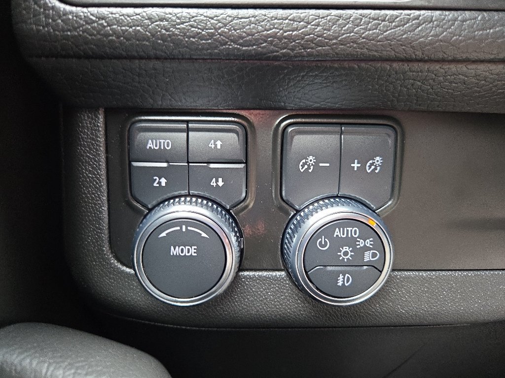 Used 2024 GMC Yukon Denali AWD/4WD image 22
