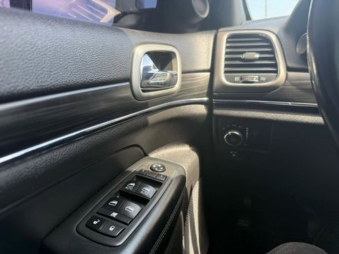 Used 2021 Jeep Grand Cherokee Limited w/ Luxury Group II image 17