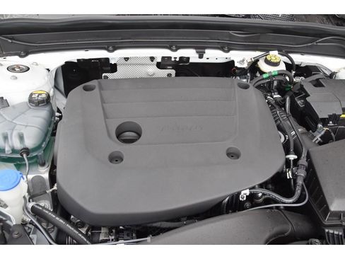 Certified 2025 Volvo XC40 B5 Core w/ Protection Package Premier image 22