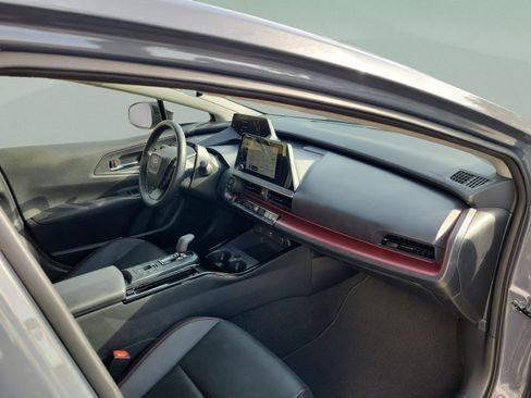 Certified 2025 Toyota Prius Plug-In Hybrid FWD image 8