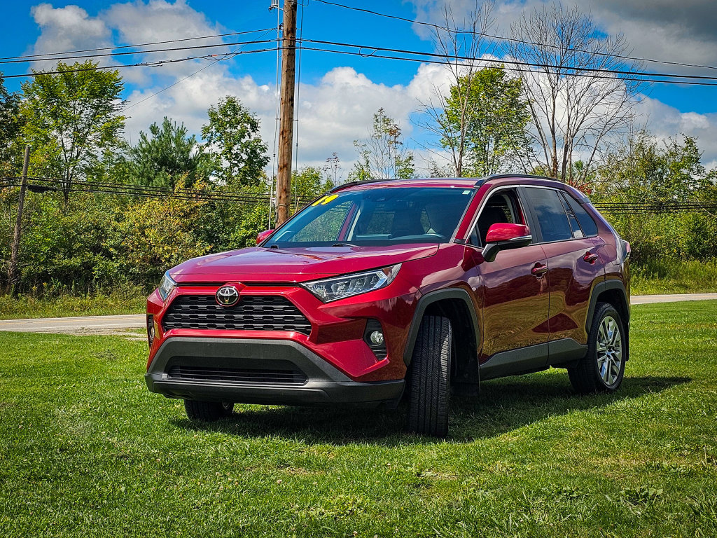 Used 2019 Toyota RAV4 XLE Premium w/ Cold Weather Package AWD/4WD image 7