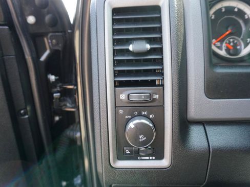 Used 2019 RAM 1500 Express w/ Express Value Package AWD/4WD image 10