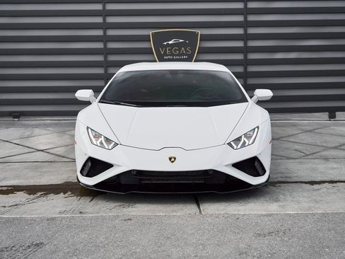 Used 2020 Lamborghini Huracan EVO image 15
