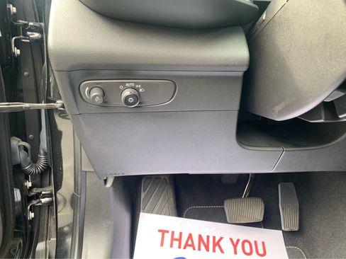 Used 2023 Buick Envision Essence image 14