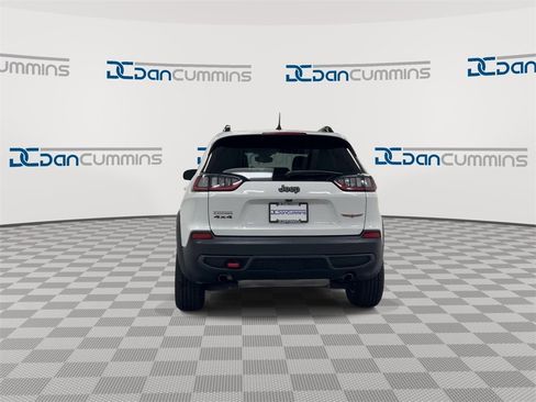 Used 2022 Jeep Cherokee Trailhawk image 7