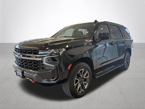 Used 2022 Chevrolet Tahoe Z71 w/ Luxury Package AWD/4WD image 2