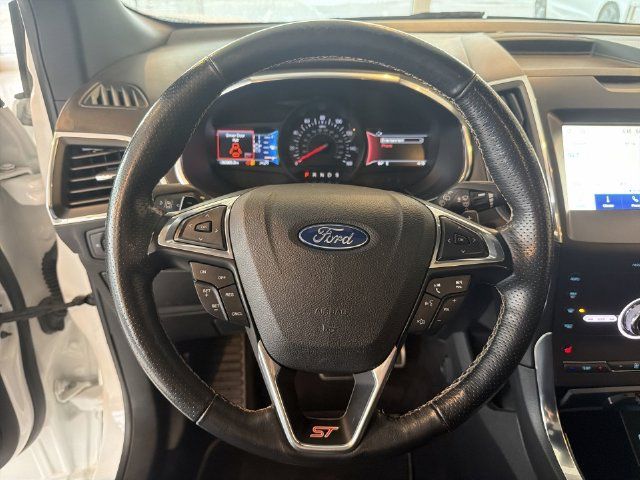Used 2020 Ford Edge ST w/ Cold Weather Package AWD/4WD image 31