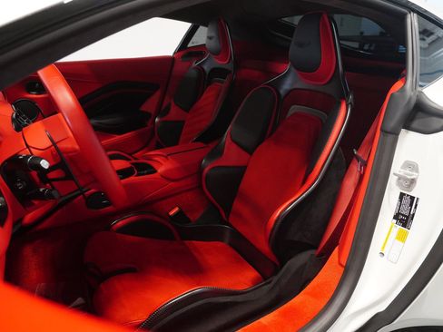 Used 2023 Aston Martin V12 Vantage RWD image 14