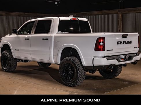 Used 2025 RAM 1500 Big Horn AWD/4WD image 7