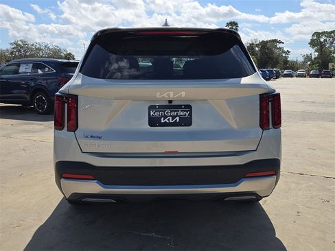 New 2026 Kia Sorento S image 7