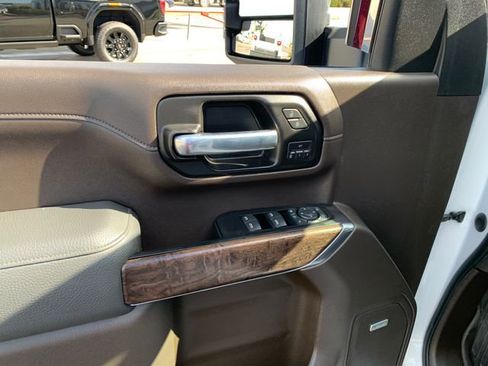Used 2020 GMC Sierra 2500 Denali w/ Denali Ultimate Package AWD/4WD image 22