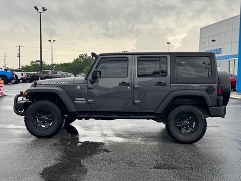 Used 2017 Jeep Wrangler Unlimited Sport w/ Connectivity Group AWD/4WD image 6
