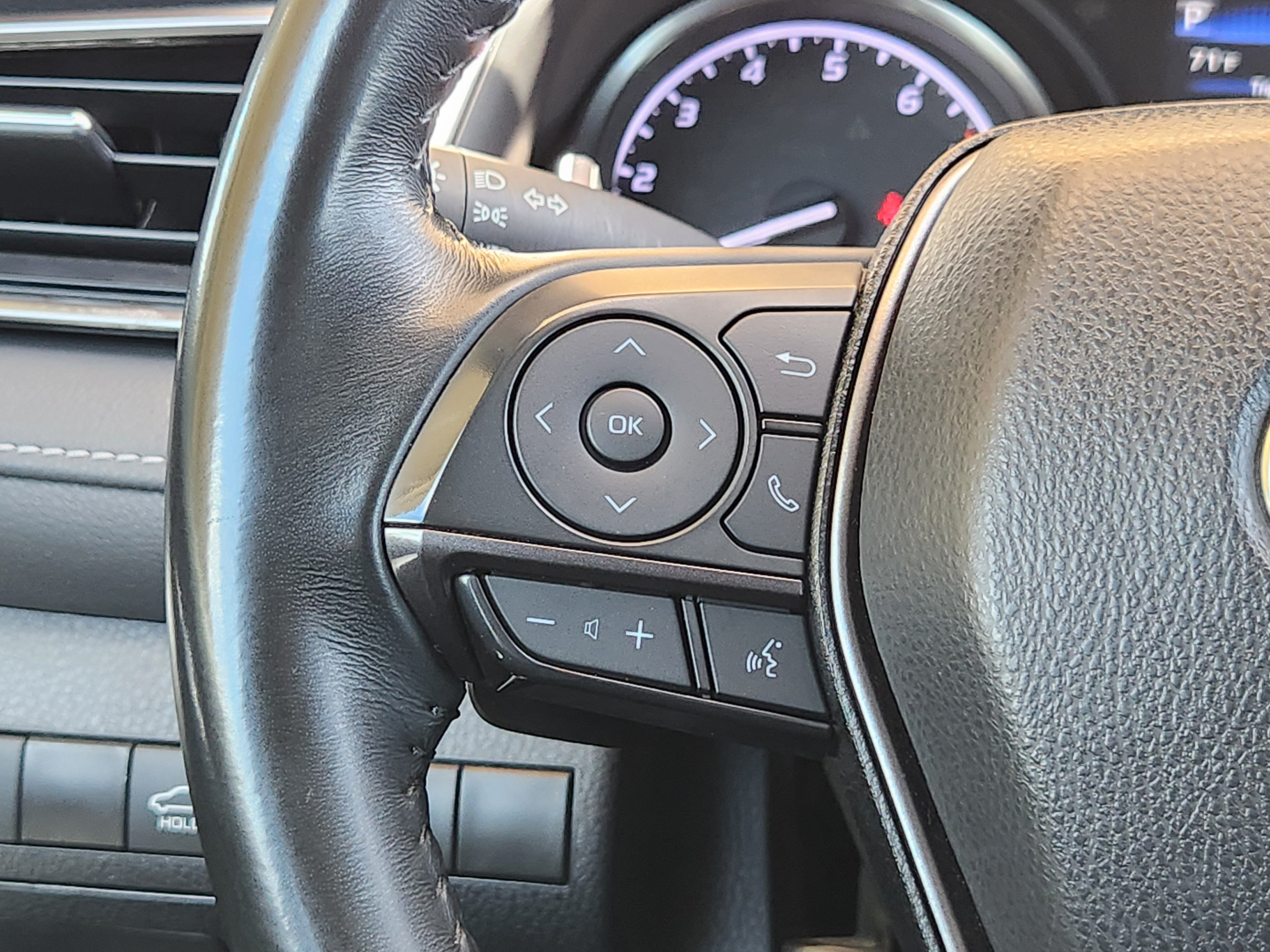 Used 2024 Toyota Camry SE FWD image 25