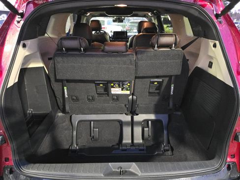 Used 2024 Toyota Sienna Platinum image 23