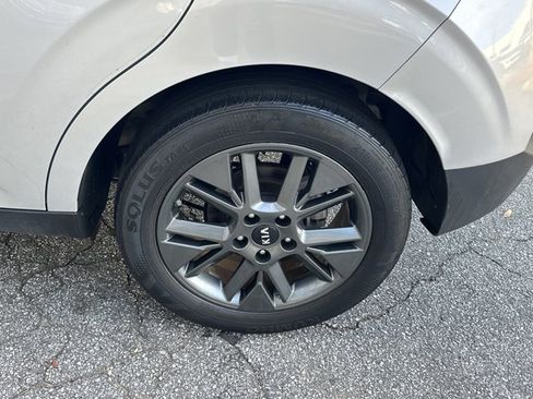 Used 2020 Kia Soul EX image 22