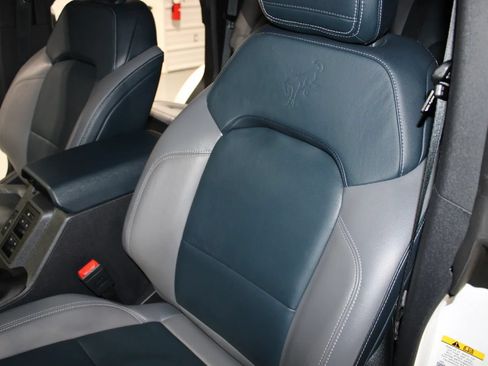 Used 2021 Ford Bronco Outer Banks AWD/4WD image 9