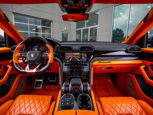Used 2022 Lamborghini Urus AWD/4WD image 70
