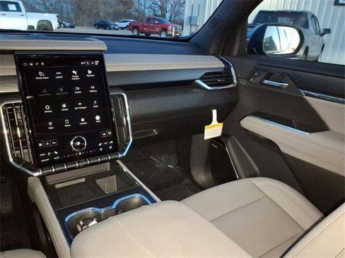 New 2026 GMC Acadia Elevation w/ Elevation Premium Package image 6