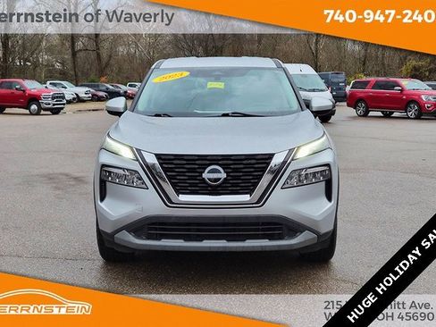 Used 2023 Nissan Rogue SV image 2