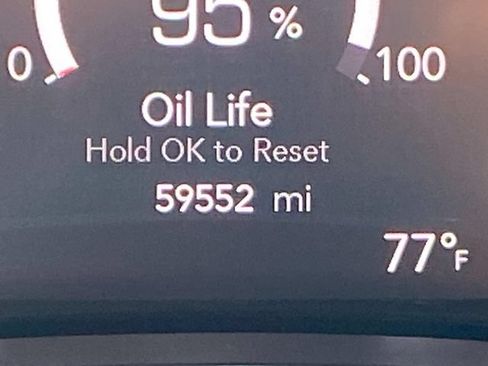 Used 2024 Chrysler Pacifica Touring-L FWD image 19