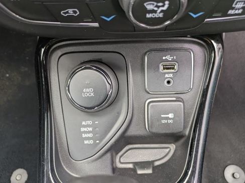 Used 2021 Jeep Compass Limited AWD/4WD image 9