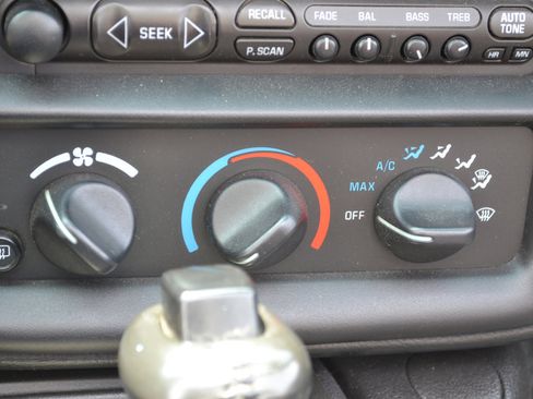 Used 2002 Chevrolet Camaro Z28 w/ SS Performance/Appearance Pkg image 17