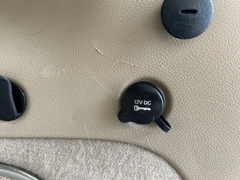 Used 2019 Jeep Grand Cherokee Overland RWD image 38