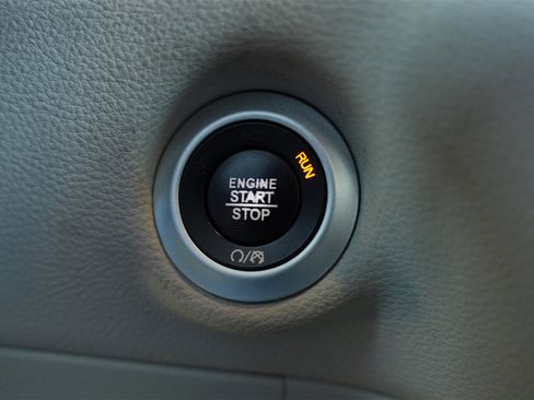 Used 2018 Chrysler Pacifica Limited w/ Advanced Safetytec Group image 15