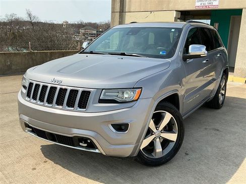 Used 2016 Jeep Grand Cherokee Overland w/ Advanced Technology Group image 2