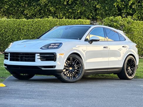 New 2025 Porsche Cayenne Coupe image 1