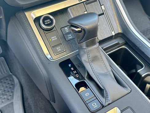 Used 2024 Lexus GX 550 w/ Cold Area Package AWD/4WD image 22