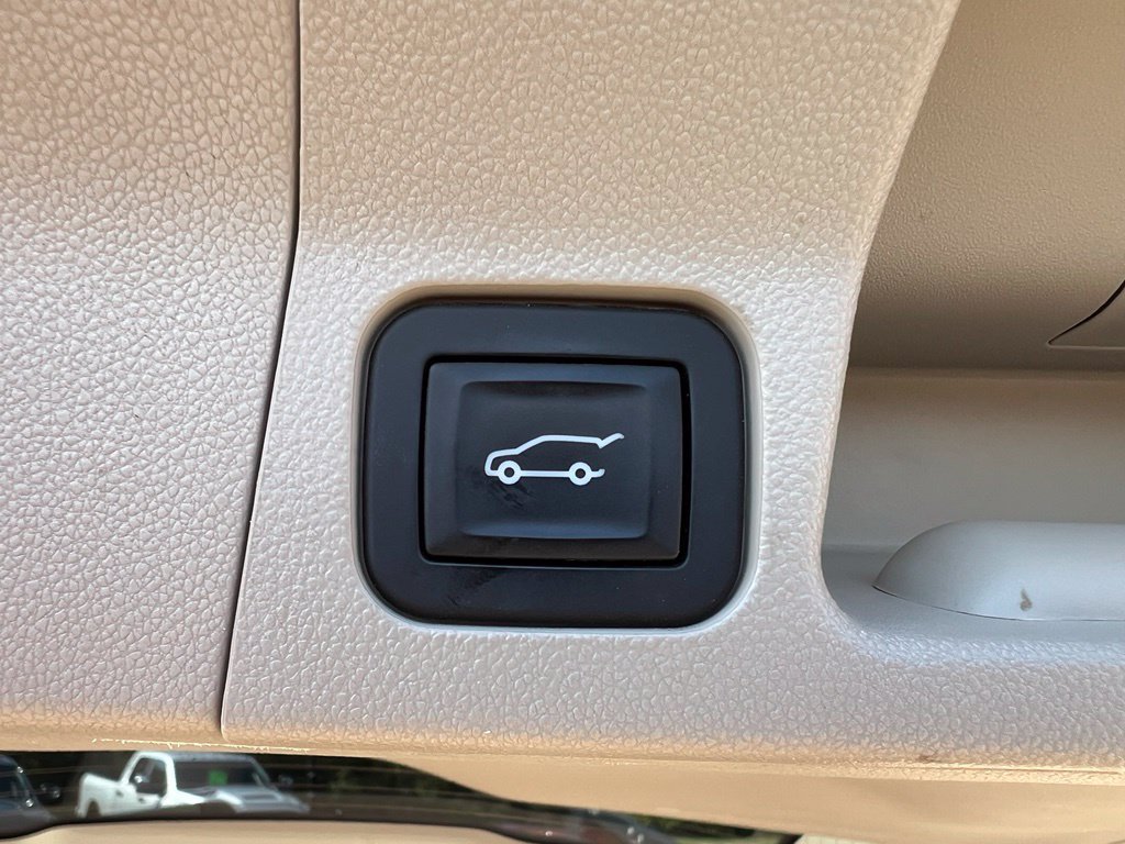 Used 2017 GMC Acadia Denali w/ Technology Package AWD/4WD image 26