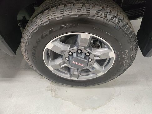 New 2026 GMC Sierra 2500 SLT w/ SLT Premium Package image 18