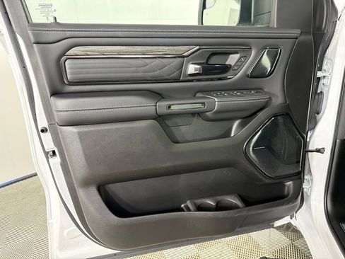 Used 2025 RAM 1500 Limited AWD/4WD image 12