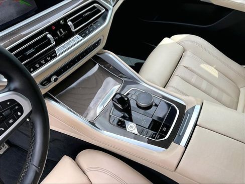 Used 2022 BMW X6 xDrive40i w/ M Sport Package AWD/4WD image 14