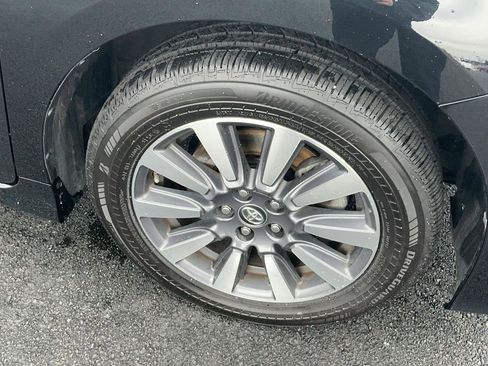 Used 2020 Toyota Sienna Limited Premium image 6