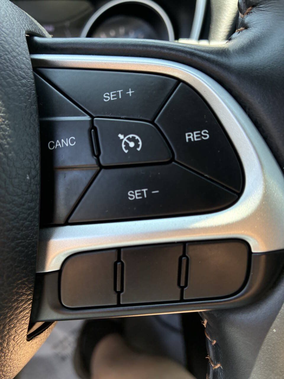 Used 2018 Jeep Compass Latitude w/ Safe & Security Group AWD/4WD image 21