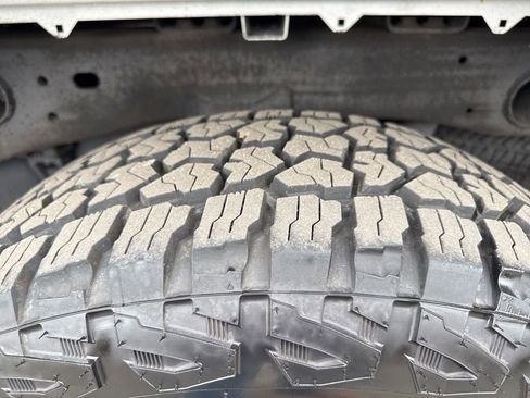 Used 2022 Chevrolet Silverado 2500 Custom w/ Custom Value Package image 32