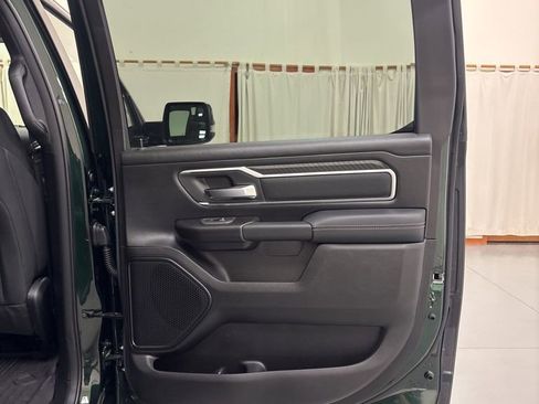New 2026 RAM 1500 4x4 Crew Cab image 32