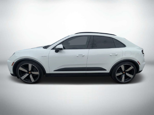 Used 2024 Porsche Macan 4 Electric AWD/4WD image 7