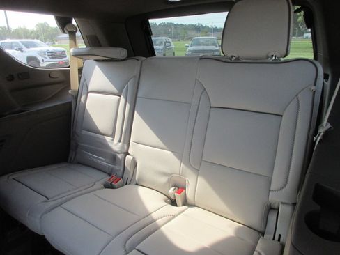 New 2026 GMC Yukon Denali w/ Denali Reserve Package AWD/4WD image 13