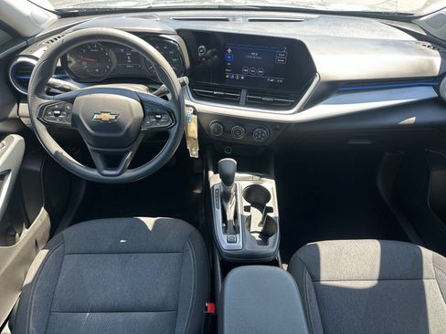 Used 2024 Chevrolet Trax LS w/ Driver Confidence Package FWD image 18