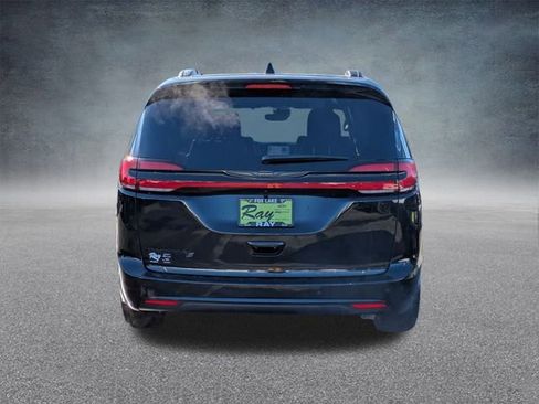 New 2026 Chrysler Pacifica Select FWD image 4