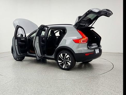 New 2026 Volvo XC40 B5 Plus w/ Climate Package AWD/4WD image 12