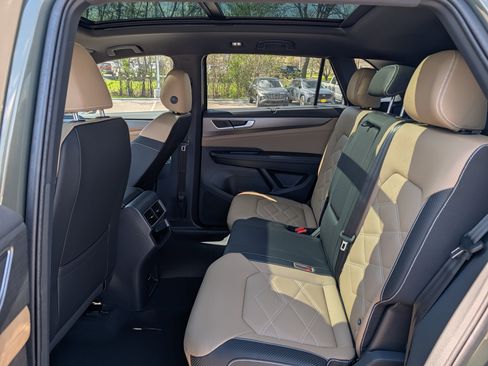 New 2026 Volkswagen Atlas Cross Sport SE AWD/4WD image 6