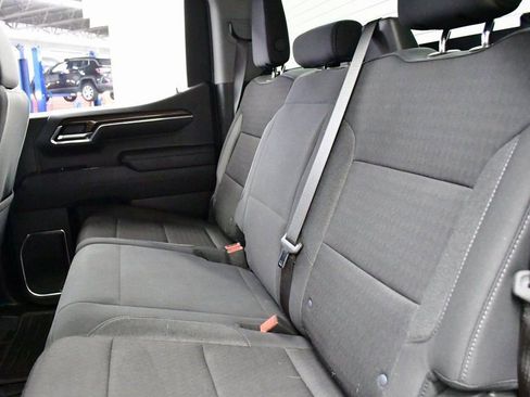 Used 2024 Chevrolet Silverado 1500 LT image 8